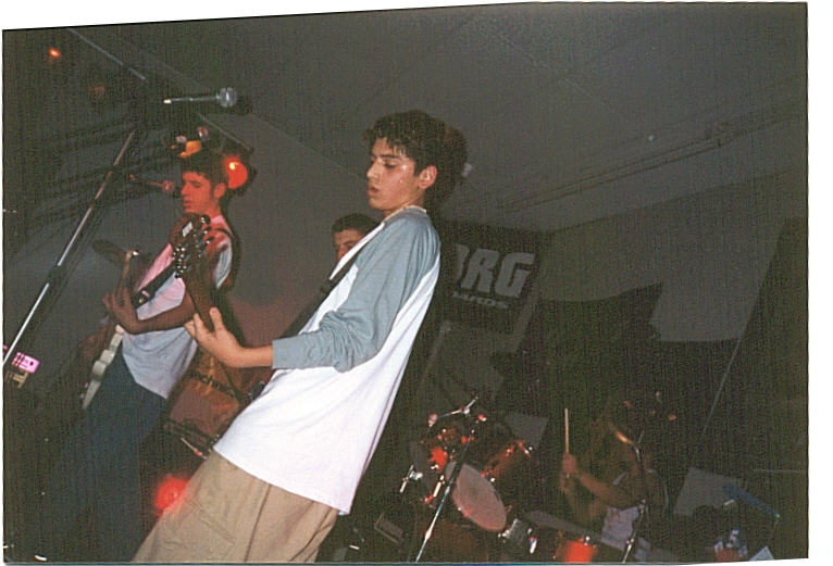 1musicgal1.jpg (70161 bytes)